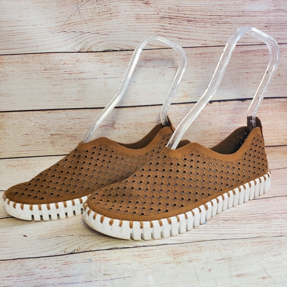 Ilse Jacobsen Womens EU 38 US 8 Brown Tulip Laser-Cut Flats Shoes - Picture 1 of 11